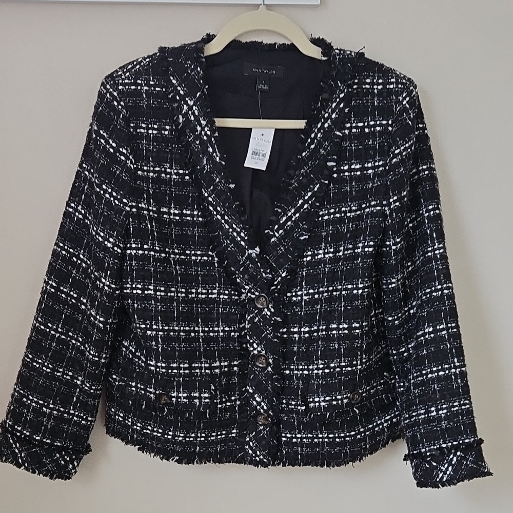 Ann Taylor NWT Sz 10 B&W Crop Blazer.